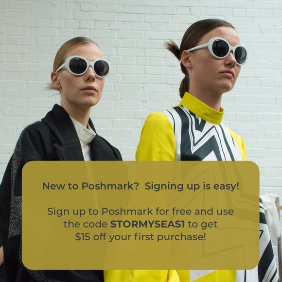 Made in USA | GUESS Floral Leaf White Top - Made in USA - Picture 9 of 9